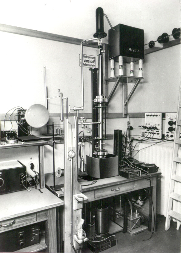 Imagen histórica de microscopía electrónica de alta resolución